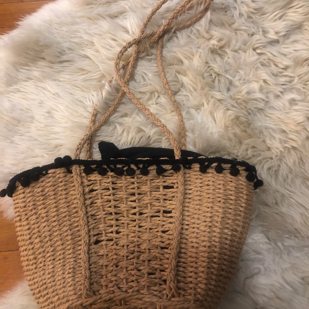 Straw woven straw bucket drawstring Pom bag purse - Picture 4 of 7